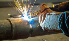 Rörsvetsning med licenssvets: Nyckeln till säkra industrirör och driftssäkra anläggningar